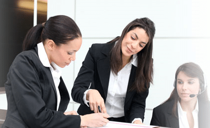 Comment devenir hotesse d'accueil