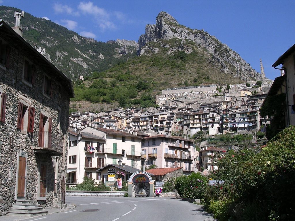 Village perché sur la Côte d'Azur