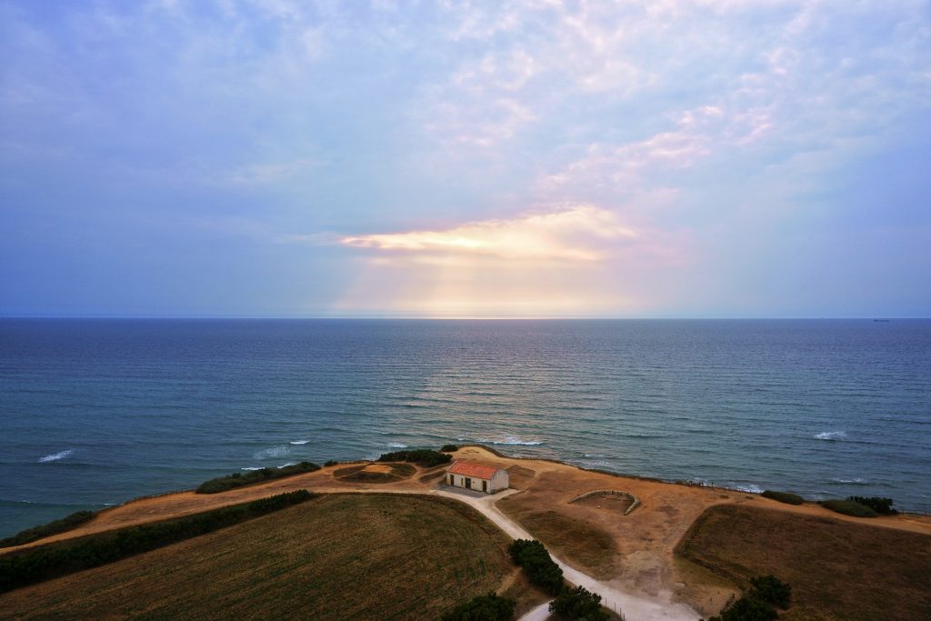 Coucher de soleil sur la mer depuis l'île d'oléron